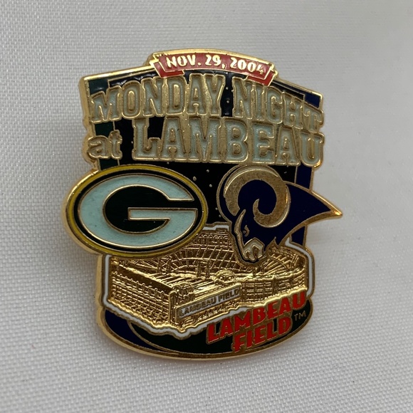NFL Green Bay Packers vs St. Louis Rams Monday Night at Lambeau 2004 Lapel Pin - Picture 2 of 6